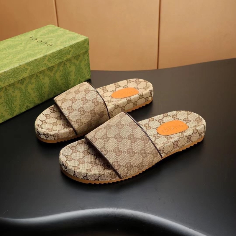 G*u*i slippers